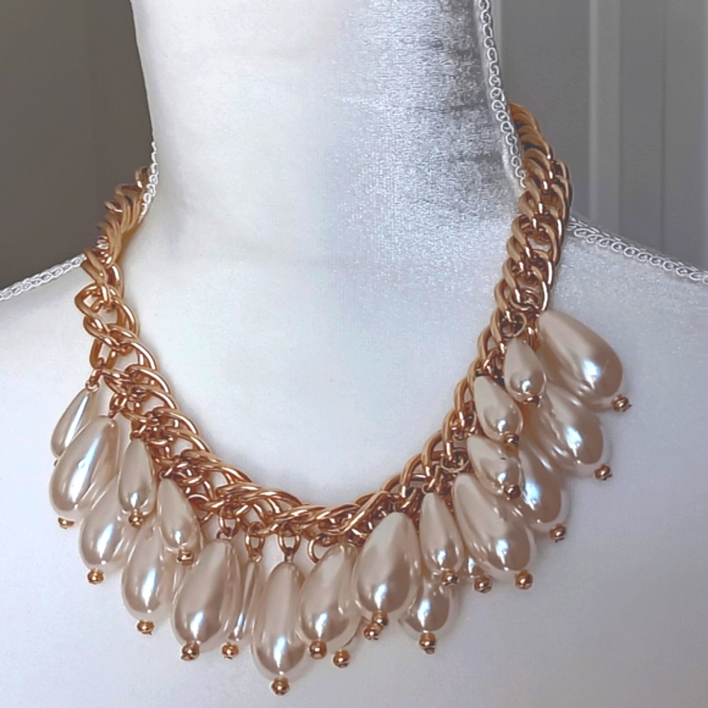 Teardrop Pearl Necklace & Bracelet Set